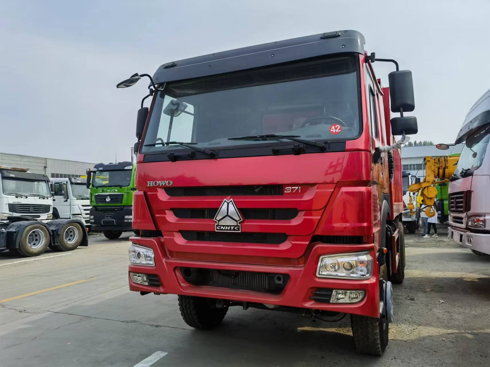 Sinotruk HOWO 371 6*4 Dump truck - Camión volquete: foto 4 Sinotruk HOWO 371 6*4 Dump truck - Camión volquete: foto 4