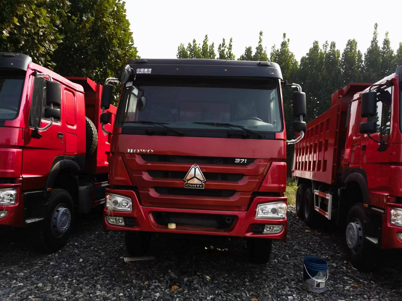 Sinotruk HOWO 371 6*4 Dump truck - Camión volquete: foto 1 Sinotruk HOWO 371 6*4 Dump truck - Camión volquete: foto 1