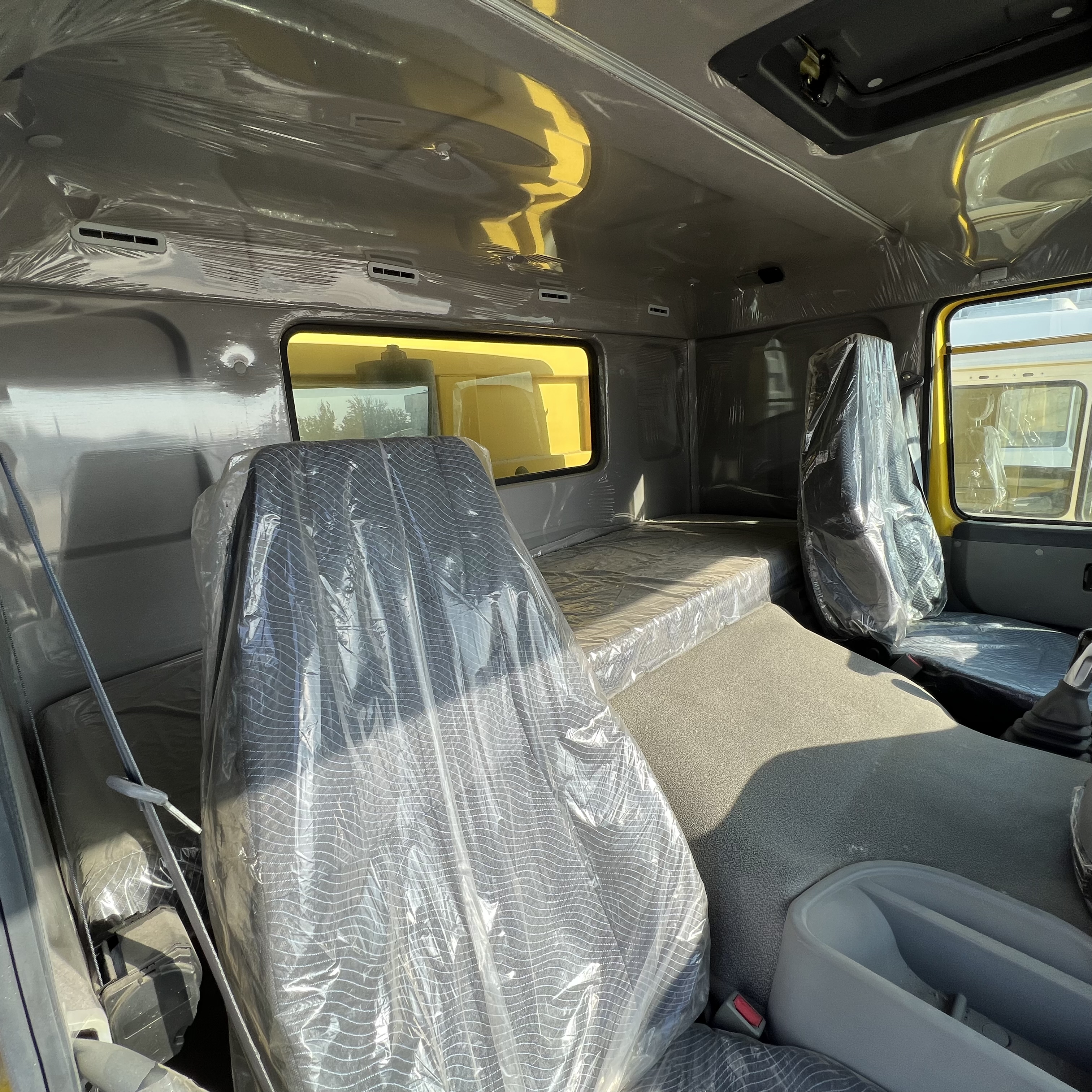 Sinotruk HOWO 371 6*4 Dump truck - Camión volquete: foto 5 Sinotruk HOWO 371 6*4 Dump truck - Camión volquete: foto 5