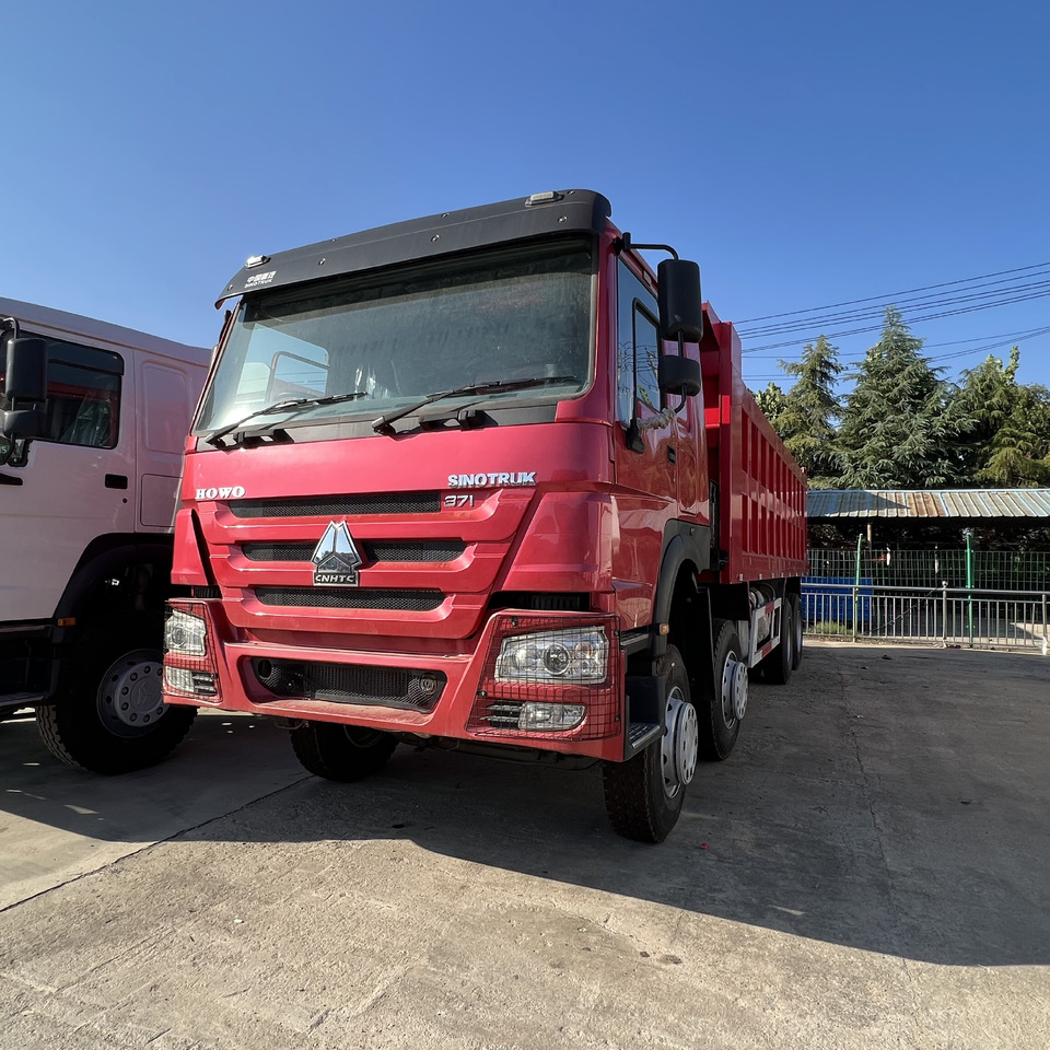 Camión volquete Sinotruk HOWO 371 8*4 Dump truck: foto 10