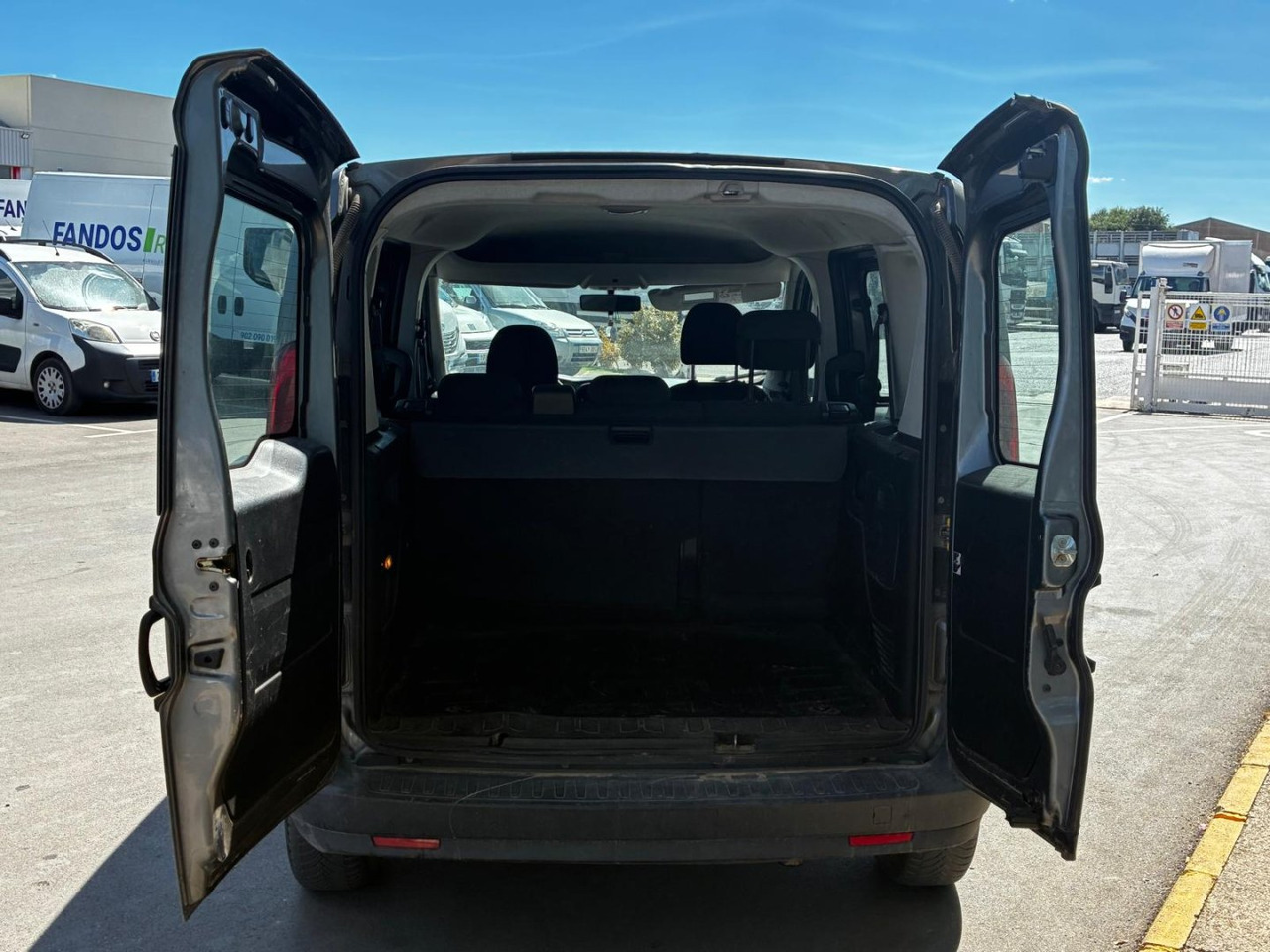 Furgón Fiat Dobló 5 plazas - Furgón: foto 5 Furgón Fiat Dobló 5 plazas - Furgón: foto 5