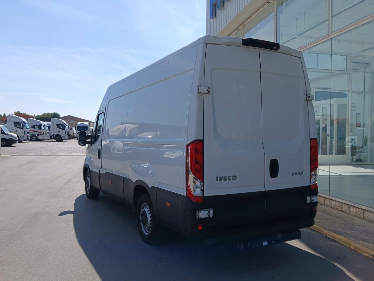 Furgón IVECO 35S16 V 12m3 - Furgón: foto 4 Furgón IVECO 35S16 V 12m3 - Furgón: foto 4