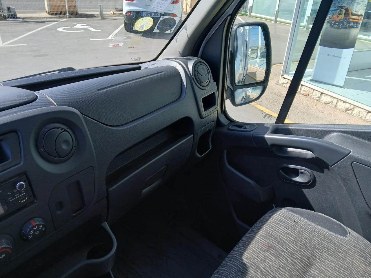 Volquete/Dumper Renault MASTER R3500 L3 2.3 - Furgoneta basculante: foto 5 Volquete/Dumper Renault MASTER R3500 L3 2.3 - Furgoneta basculante: foto 5