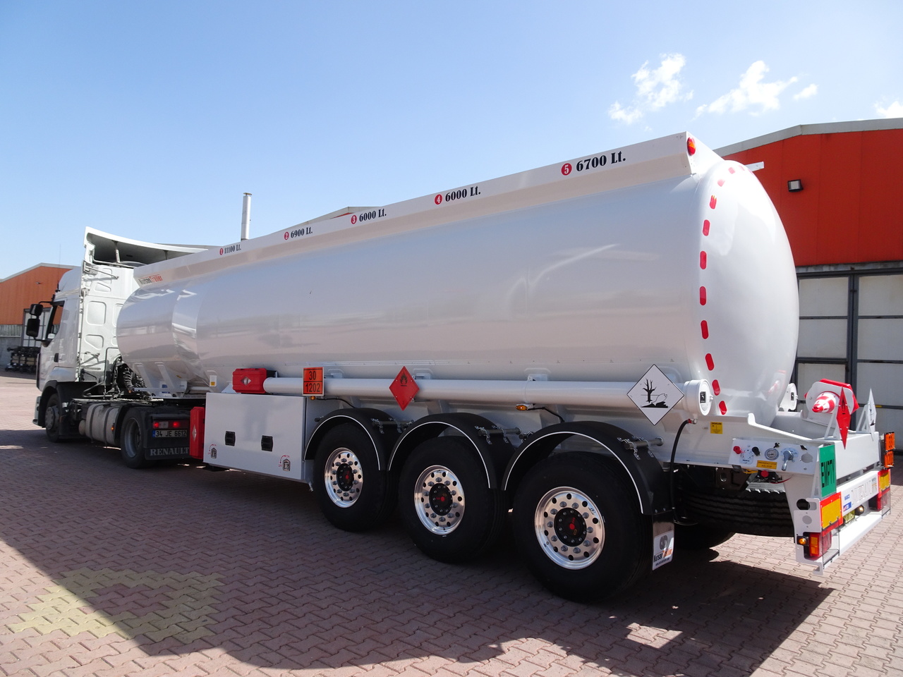 NURSAN Aluminium Tanker - Semirremolque cisterna: foto 2 NURSAN Aluminium Tanker - Semirremolque cisterna: foto 2