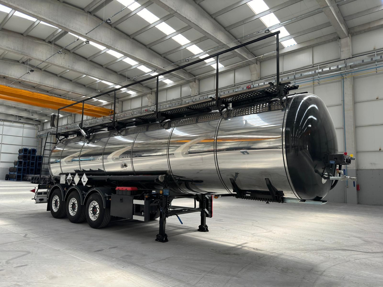 NURSAN Stainless Steel L4BH Tanker - Semirremolque cisterna: foto 2 NURSAN Stainless Steel L4BH Tanker - Semirremolque cisterna: foto 2