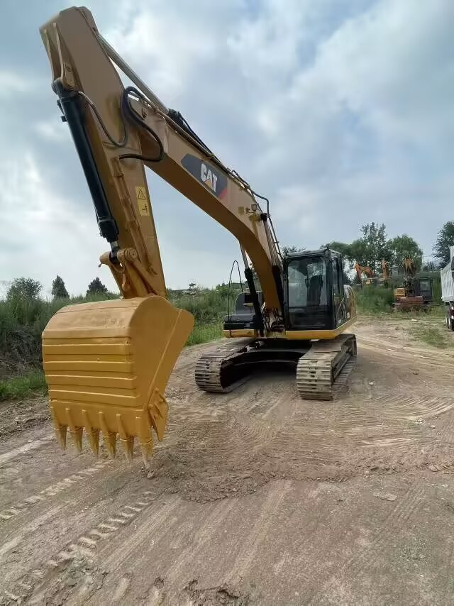 CATERPILLAR 320D2L CAT 320D - Excavadora de cadenas: foto 2 CATERPILLAR 320D2L CAT 320D - Excavadora de cadenas: foto 2