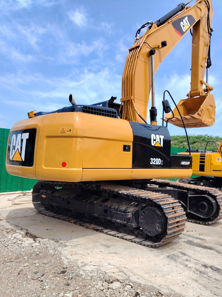 CATERPILLAR 320D2L WITH CAT C7.1 ENGINE - Excavadora de cadenas: foto 1 CATERPILLAR 320D2L WITH CAT C7.1 ENGINE - Excavadora de cadenas: foto 1