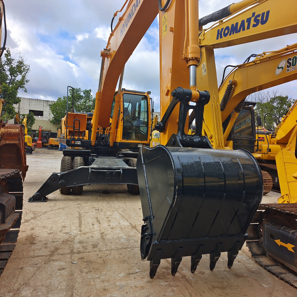 HYUNDAI 210W-9 - Excavadora de ruedas: foto 5 HYUNDAI 210W-9 - Excavadora de ruedas: foto 5