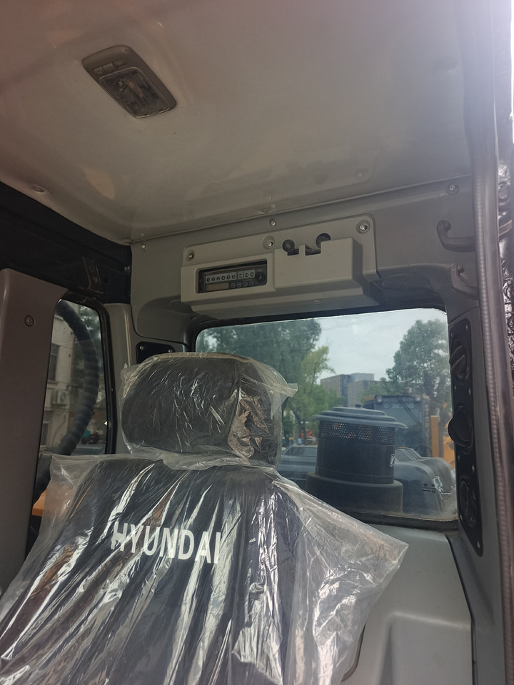 HYUNDAI 220-9S - Excavadora de cadenas: foto 4 HYUNDAI 220-9S - Excavadora de cadenas: foto 4