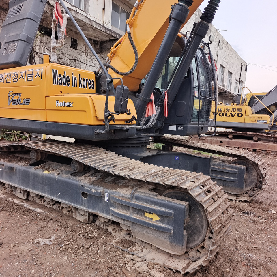 HYUNDAI 305LC-9S - Excavadora de cadenas: foto 2 HYUNDAI 305LC-9S - Excavadora de cadenas: foto 2