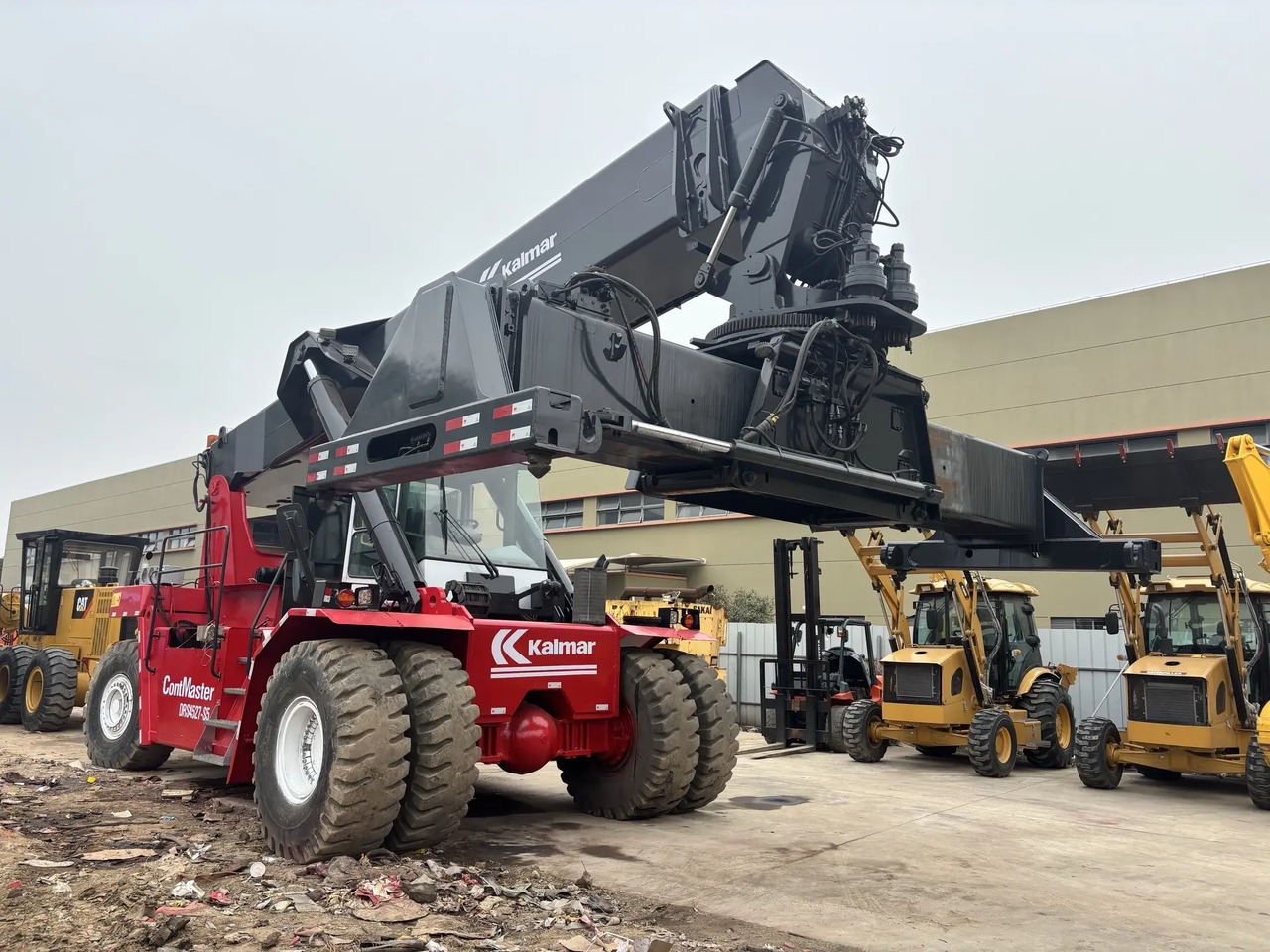 KALMAR DRS4527-S5 DRF450 - Reach stacker: foto 2 KALMAR DRS4527-S5 DRF450 - Reach stacker: foto 2