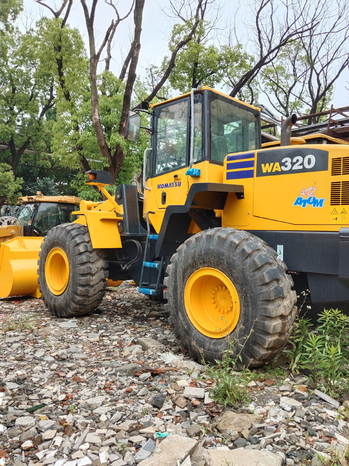 Cargadora de ruedas KOMATSU WA320: foto 1