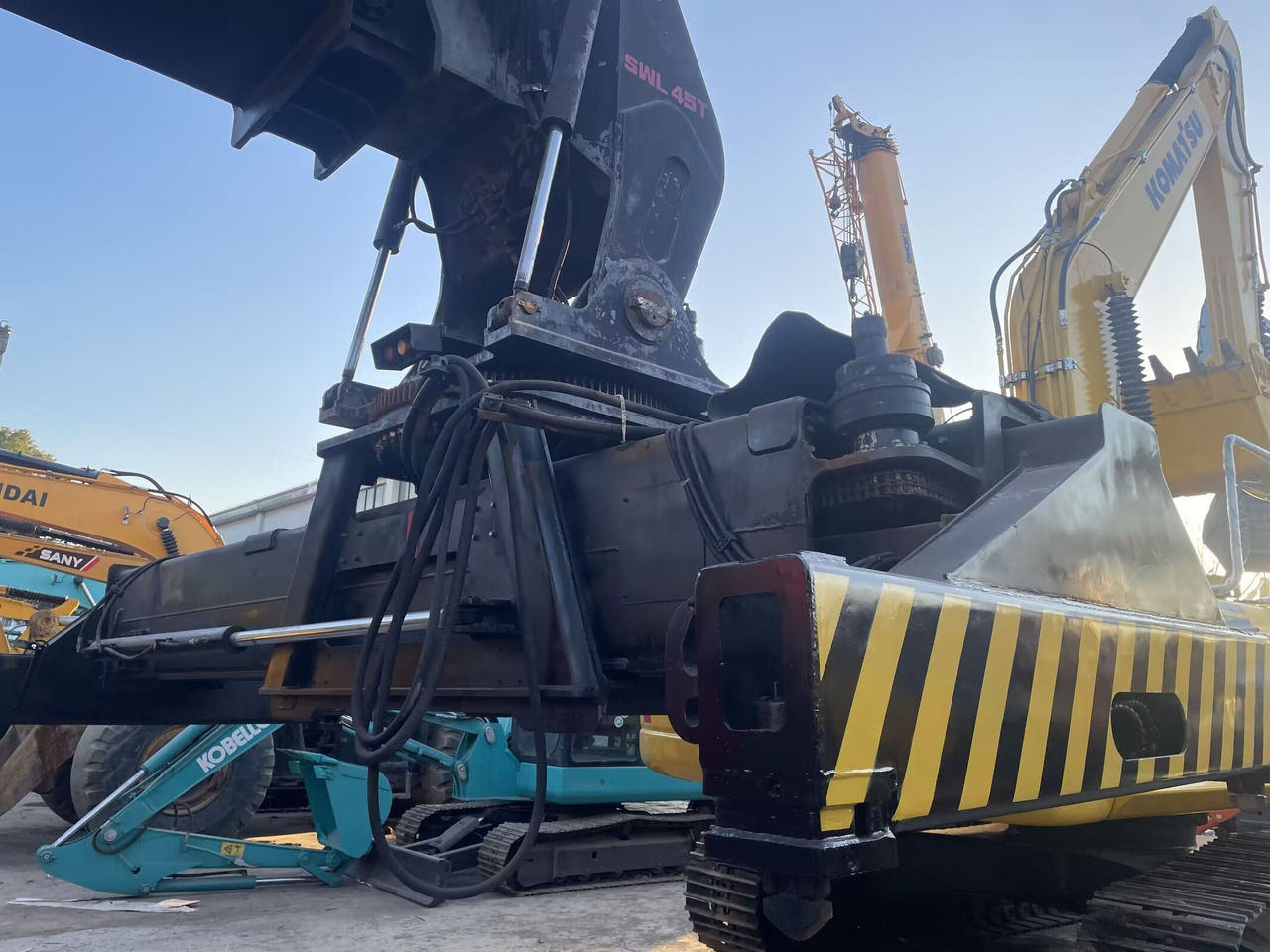 SANY SRSC 45 C30 - Reach stacker: foto 2 SANY SRSC 45 C30 - Reach stacker: foto 2