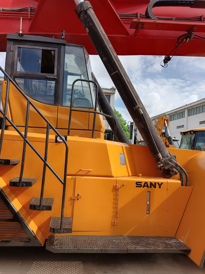 SANY SRSC45C30 - Reach stacker: foto 5 SANY SRSC45C30 - Reach stacker: foto 5