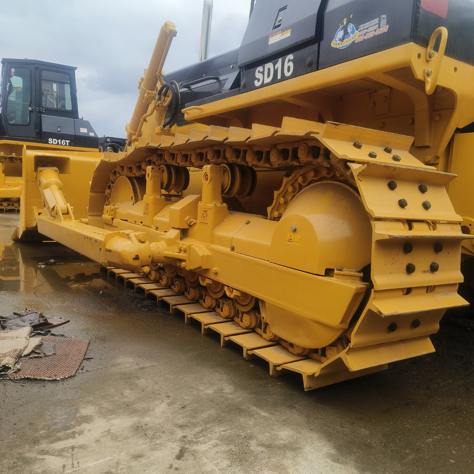 SHANTUI SD 16 WITH RIPPER - Bulldozer: foto 2 SHANTUI SD 16 WITH RIPPER - Bulldozer: foto 2