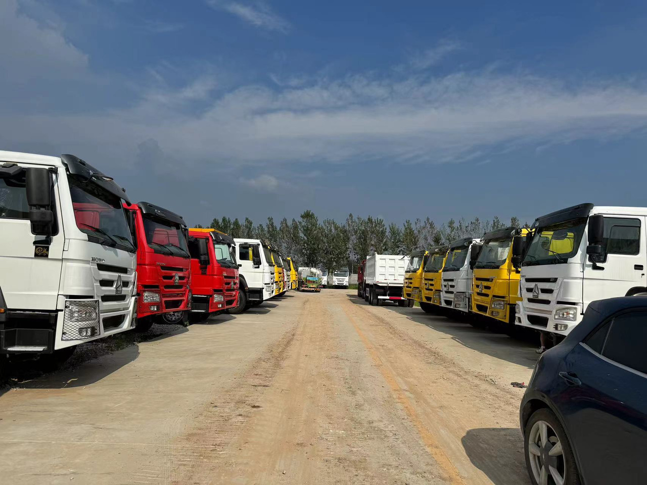 SINOTRUK HOWO 371 375 380 400 420 460 HP 6*4 10 TIRES - Camión volquete: foto 3 SINOTRUK HOWO 371 375 380 400 420 460 HP 6*4 10 TIRES - Camión volquete: foto 3