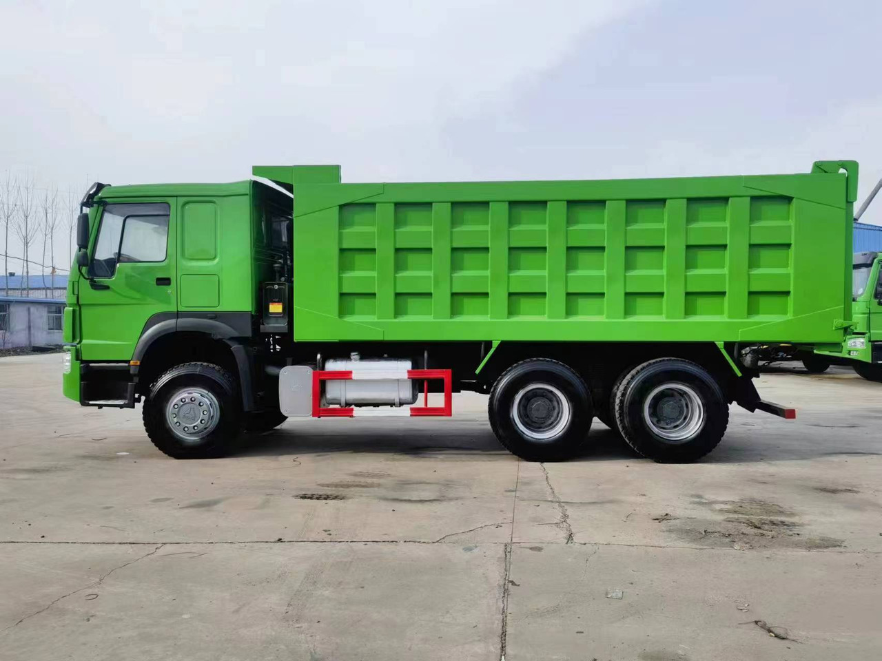 Camión volquete SINOTRUK HOWO DUMP TRUCK: foto 17