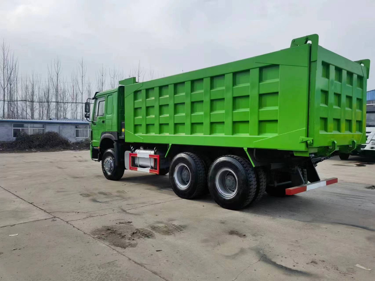 Camión volquete SINOTRUK HOWO DUMP TRUCK: foto 16