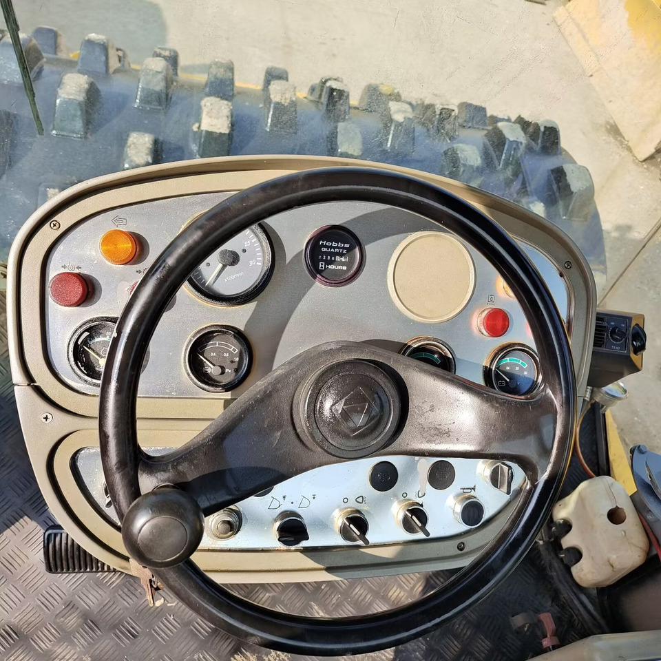 XCMG XS 223J WITH SHEEP FOOT PAD - Apisonadora de asfalto: foto 3 XCMG XS 223J WITH SHEEP FOOT PAD - Apisonadora de asfalto: foto 3