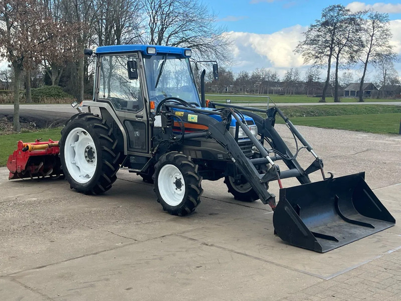 Iseki TG 53 F + Voorlader mini trekker frees - Remolcadora: foto 1 Iseki TG 53 F + Voorlader mini trekker frees - Remolcadora: foto 1
