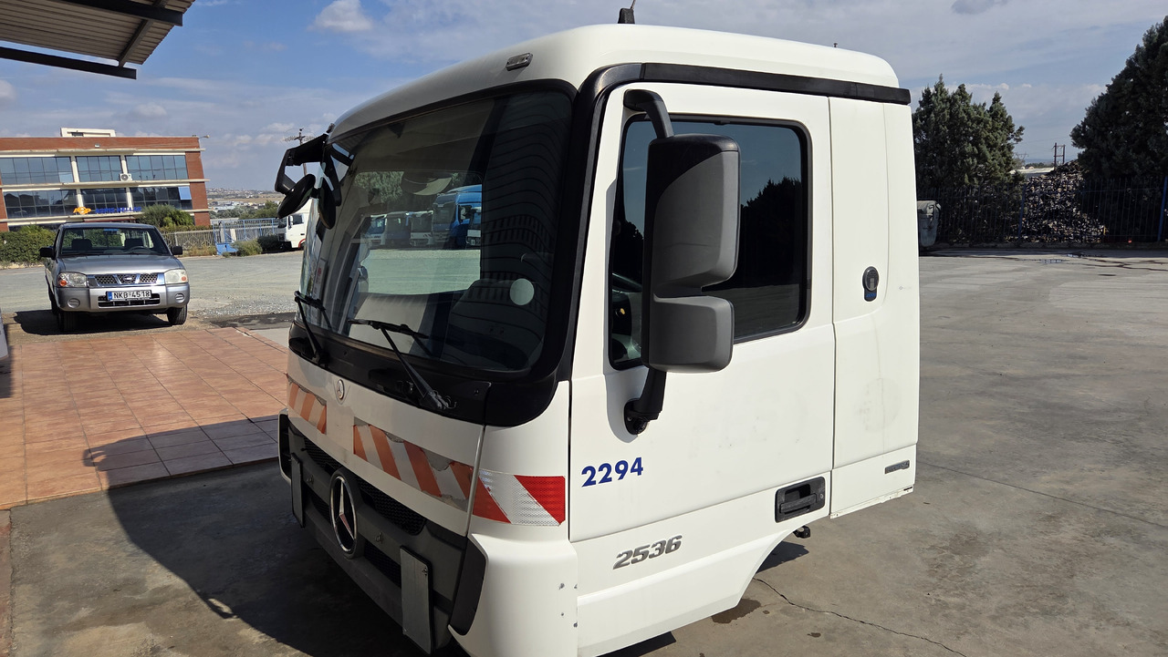 MERCEDES-BENZ ACTROS MP3 EURO 5 MEDIUM SIZE - Cabina: foto 2 MERCEDES-BENZ ACTROS MP3 EURO 5 MEDIUM SIZE - Cabina: foto 2