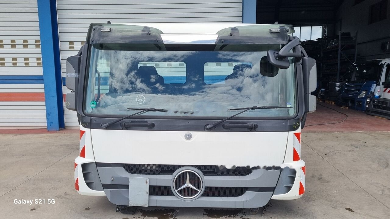 Mercedes-Benz CAB MERCEDES ACTROS MP 3 MEDIUM Mercedes-Benz ACTROS MP3 - Cabina para Camión: foto 4 Mercedes-Benz CAB MERCEDES ACTROS MP 3 MEDIUM Mercedes-Benz ACTROS MP3 - Cabina para Camión: foto 4