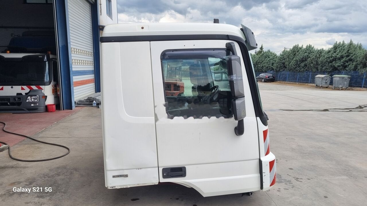 Mercedes-Benz CAB MERCEDES ACTROS MP 3 MEDIUM Mercedes-Benz ACTROS MP3 - Cabina para Camión: foto 2 Mercedes-Benz CAB MERCEDES ACTROS MP 3 MEDIUM Mercedes-Benz ACTROS MP3 - Cabina para Camión: foto 2