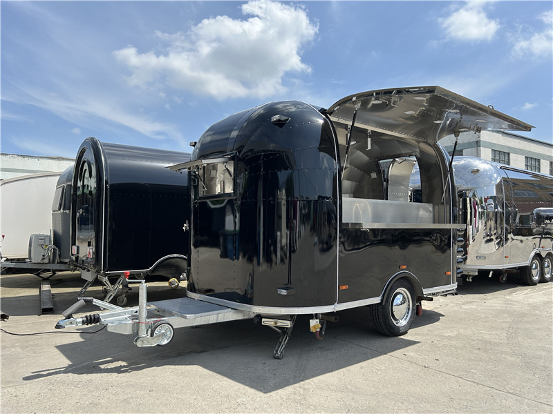 European Food Truck Crepe,Burger,Grilled Sausage,Lángos Food Trailer - Remolque venta ambulante: foto 2 European Food Truck Crepe,Burger,Grilled Sausage,Lángos Food Trailer - Remolque venta ambulante: foto 2