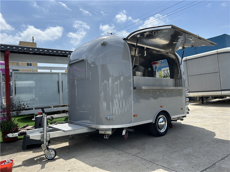 Small Food Trailer Crepes, Gelato & More | European Street Food Truck - Remolque venta ambulante: foto 4 Small Food Trailer Crepes, Gelato & More | European Street Food Truck - Remolque venta ambulante: foto 4