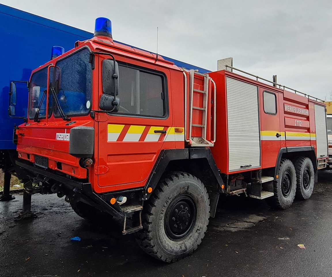 MAN 15.232 DF 6x6 KAT1 Feuerwehr TLF 4500/500 - Camión cisterna: foto 2 MAN 15.232 DF 6x6 KAT1 Feuerwehr TLF 4500/500 - Camión cisterna: foto 2
