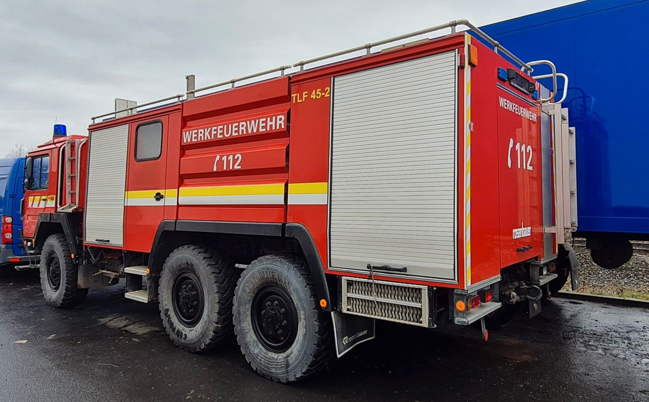 MAN 15.232 DF 6x6 KAT1 Feuerwehr TLF 4500/500 - Camión cisterna: foto 3 MAN 15.232 DF 6x6 KAT1 Feuerwehr TLF 4500/500 - Camión cisterna: foto 3