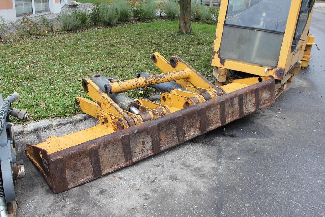 Furukawa W 625 - Hoja de bulldozer para Excavadora: foto 1 Furukawa W 625 - Hoja de bulldozer para Excavadora: foto 1