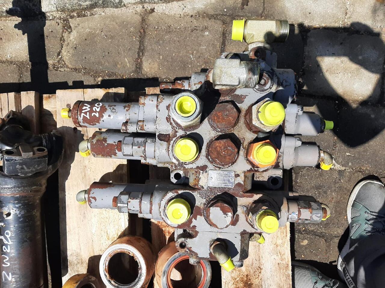 Hitachi ZW 220 - Válvula hidráulica para Maquinaria de construcción: foto 2 Hitachi ZW 220 - Válvula hidráulica para Maquinaria de construcción: foto 2