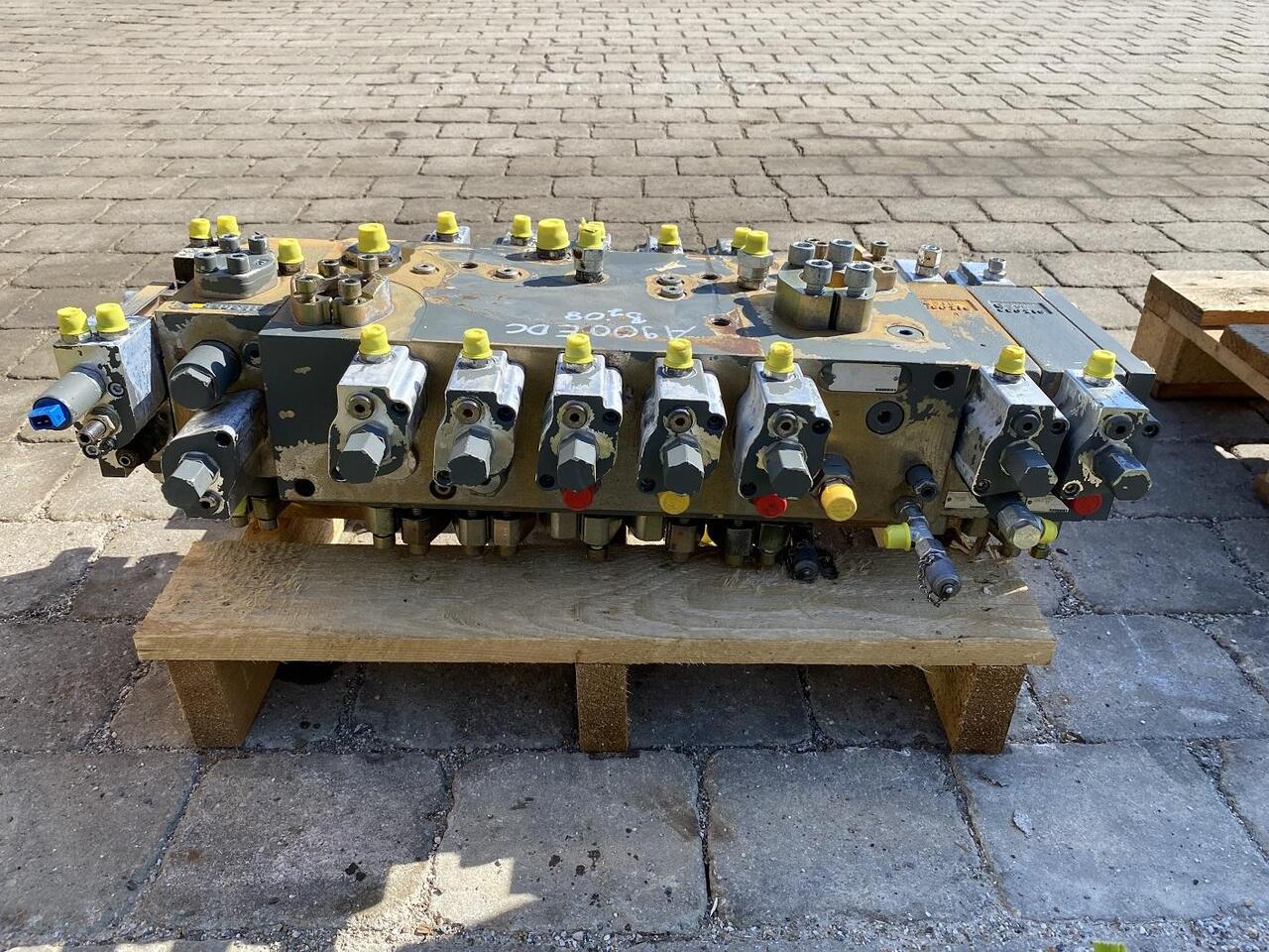 Liebherr A 900 C LIT - Válvula hidráulica para Maquinaria de construcción: foto 3 Liebherr A 900 C LIT - Válvula hidráulica para Maquinaria de construcción: foto 3