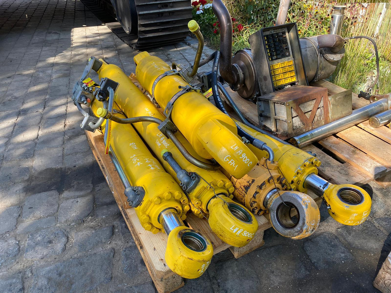 Liebherr A900C - Cilindro hidráulico para Maquinaria de construcción: foto 4 Liebherr A900C - Cilindro hidráulico para Maquinaria de construcción: foto 4