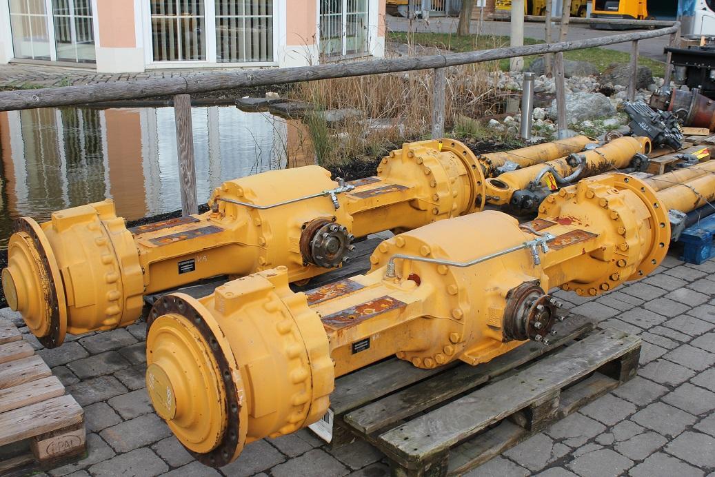 Liebherr L 556 - Eje y piezas para Maquinaria de construcción: foto 1 Liebherr L 556 - Eje y piezas para Maquinaria de construcción: foto 1