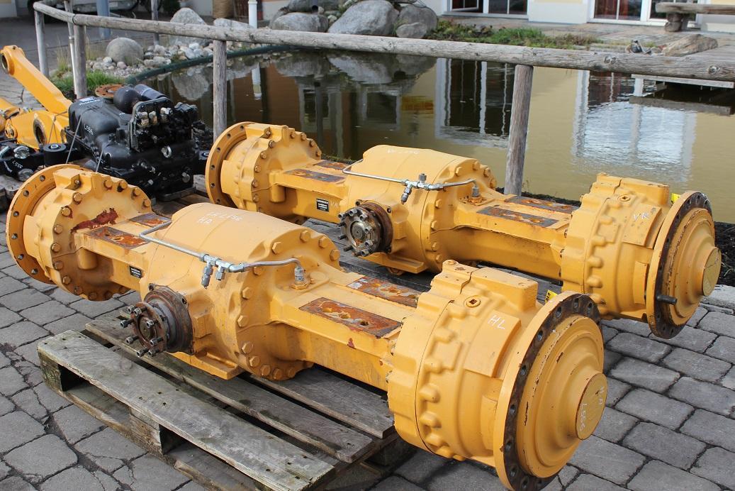 Liebherr L 556 - Eje y piezas para Maquinaria de construcción: foto 2 Liebherr L 556 - Eje y piezas para Maquinaria de construcción: foto 2