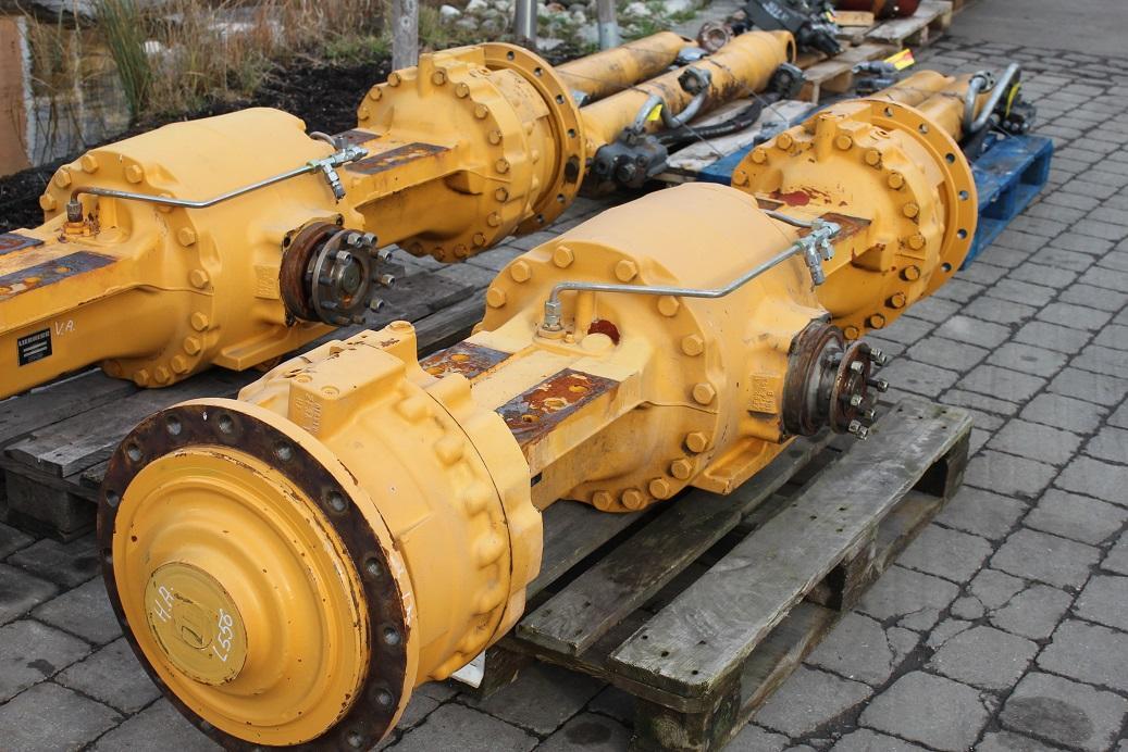 Liebherr L 556 - Eje y piezas para Maquinaria de construcción: foto 4 Liebherr L 556 - Eje y piezas para Maquinaria de construcción: foto 4