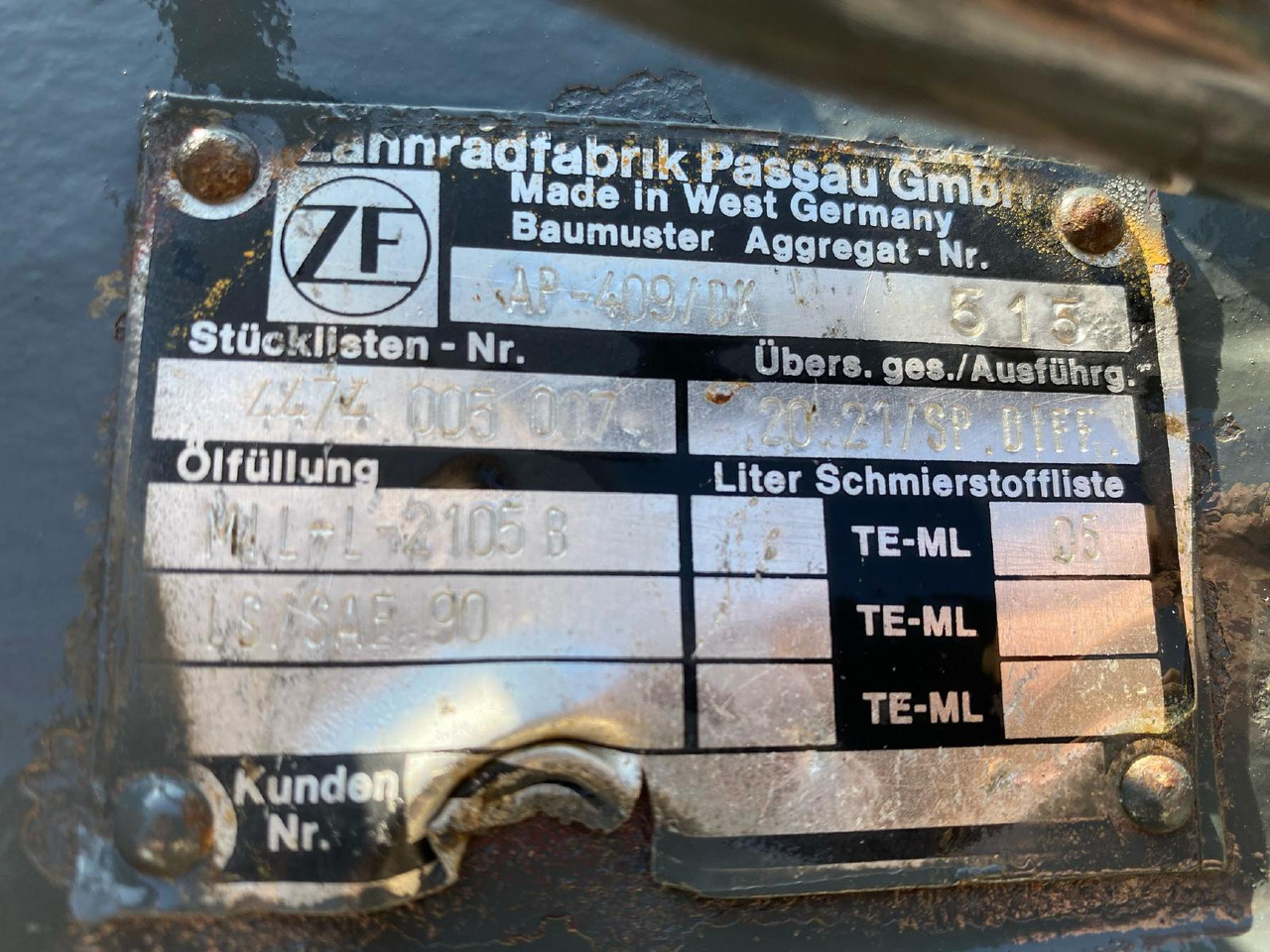 Liebherr ZF AP 409 aus L 541 - Eje y piezas para Maquinaria de construcción: foto 3 Liebherr ZF AP 409 aus L 541 - Eje y piezas para Maquinaria de construcción: foto 3