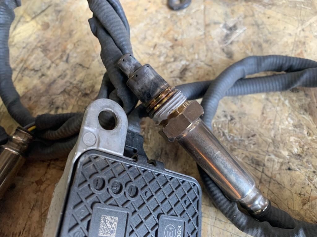 Cummins DAF euro 6 / euro 5 do regeneracji 5WK96751C DAF 4326862 Czujnik NOX, SONDA PRZED KATALIZATOREM Oryginał truck - Sistema de escape para Camión: foto 2 Cummins DAF euro 6 / euro 5 do regeneracji 5WK96751C DAF 4326862 Czujnik NOX, SONDA PRZED KATALIZATOREM Oryginał truck - Sistema de escape para Camión: foto 2