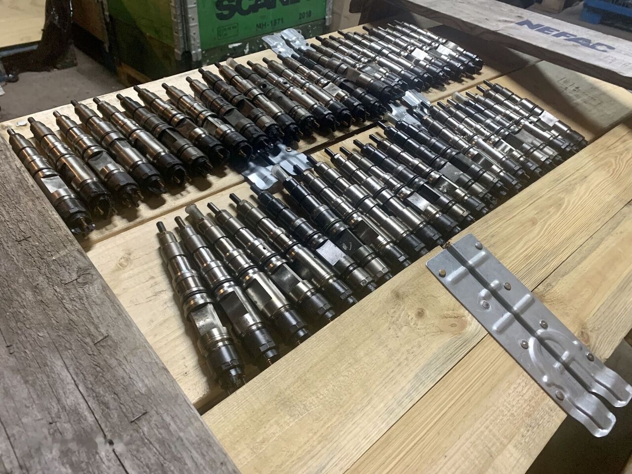 MAN TGA 0445120217 wtryski CR TIR SCANIA DAF IVECO HURT MAN TGA truck - Inyector para Camión: foto 2 MAN TGA 0445120217 wtryski CR TIR SCANIA DAF IVECO HURT MAN TGA truck - Inyector para Camión: foto 2