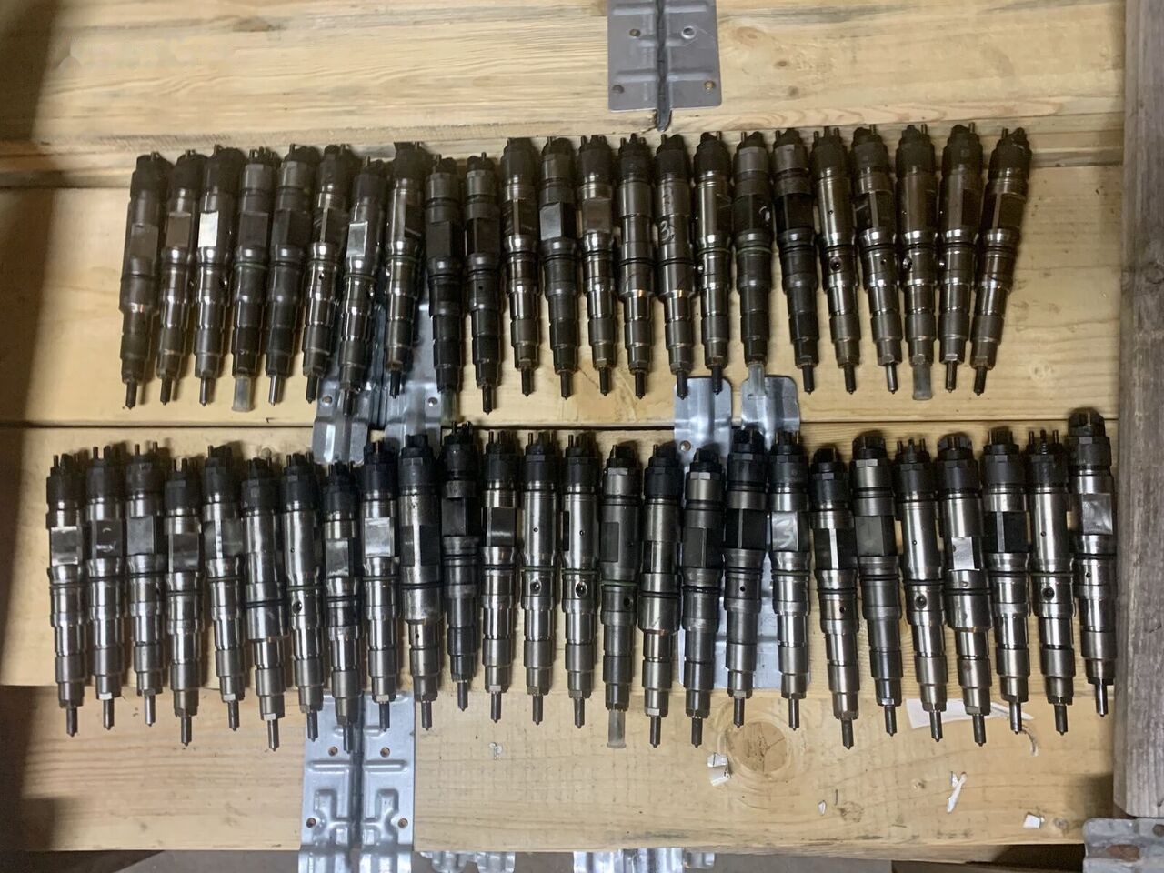 MAN TGA 0445120217 wtryski CR TIR SCANIA DAF IVECO HURT MAN TGA truck - Inyector para Camión: foto 1 MAN TGA 0445120217 wtryski CR TIR SCANIA DAF IVECO HURT MAN TGA truck - Inyector para Camión: foto 1