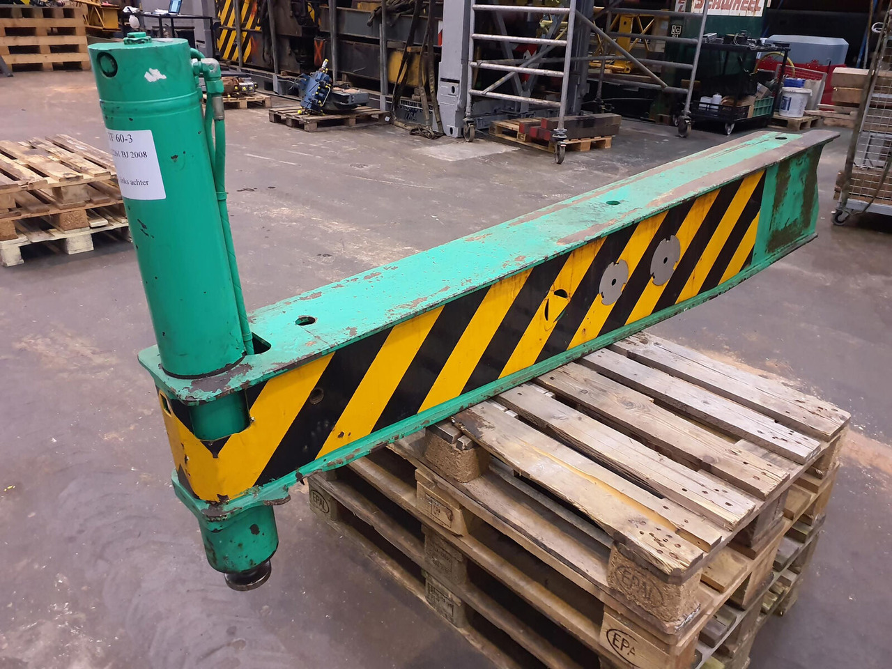 FAUN ATF 60-3 outrigger beam rear with support cylinder - Suspensión para Autogrúa: foto 2 FAUN ATF 60-3 outrigger beam rear with support cylinder - Suspensión para Autogrúa: foto 2