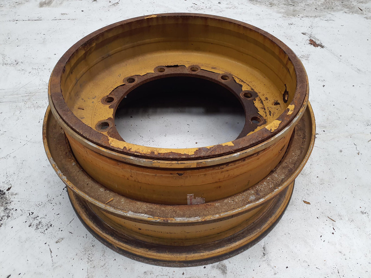 Grove Rim 445/95R25 12 14.5 3p - Llanta para Grúa: foto 1 Grove Rim 445/95R25 12 14.5 3p - Llanta para Grúa: foto 1