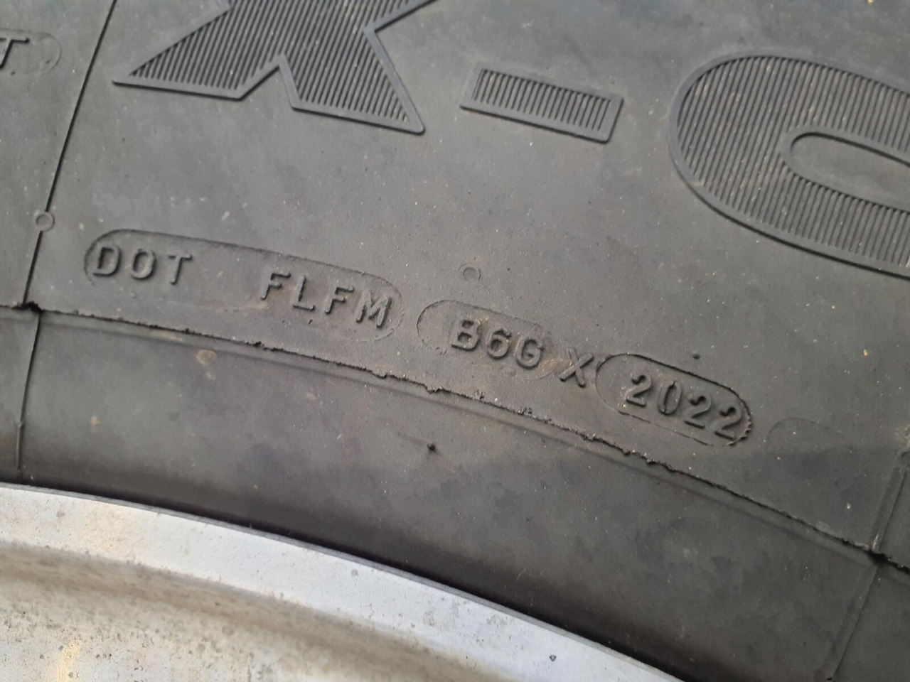 Grove Wheel 445/95R25 12 9 2p alu - Rueda completa para Grúa: foto 4 Grove Wheel 445/95R25 12 9 2p alu - Rueda completa para Grúa: foto 4