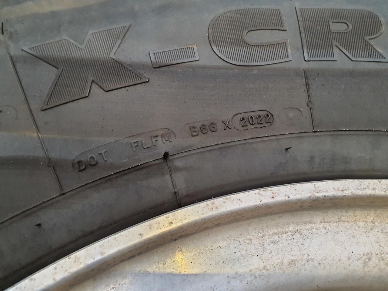 Grove Wheel 445/95R25 12 9 2p alu - Rueda completa para Grúa: foto 4 Grove Wheel 445/95R25 12 9 2p alu - Rueda completa para Grúa: foto 4