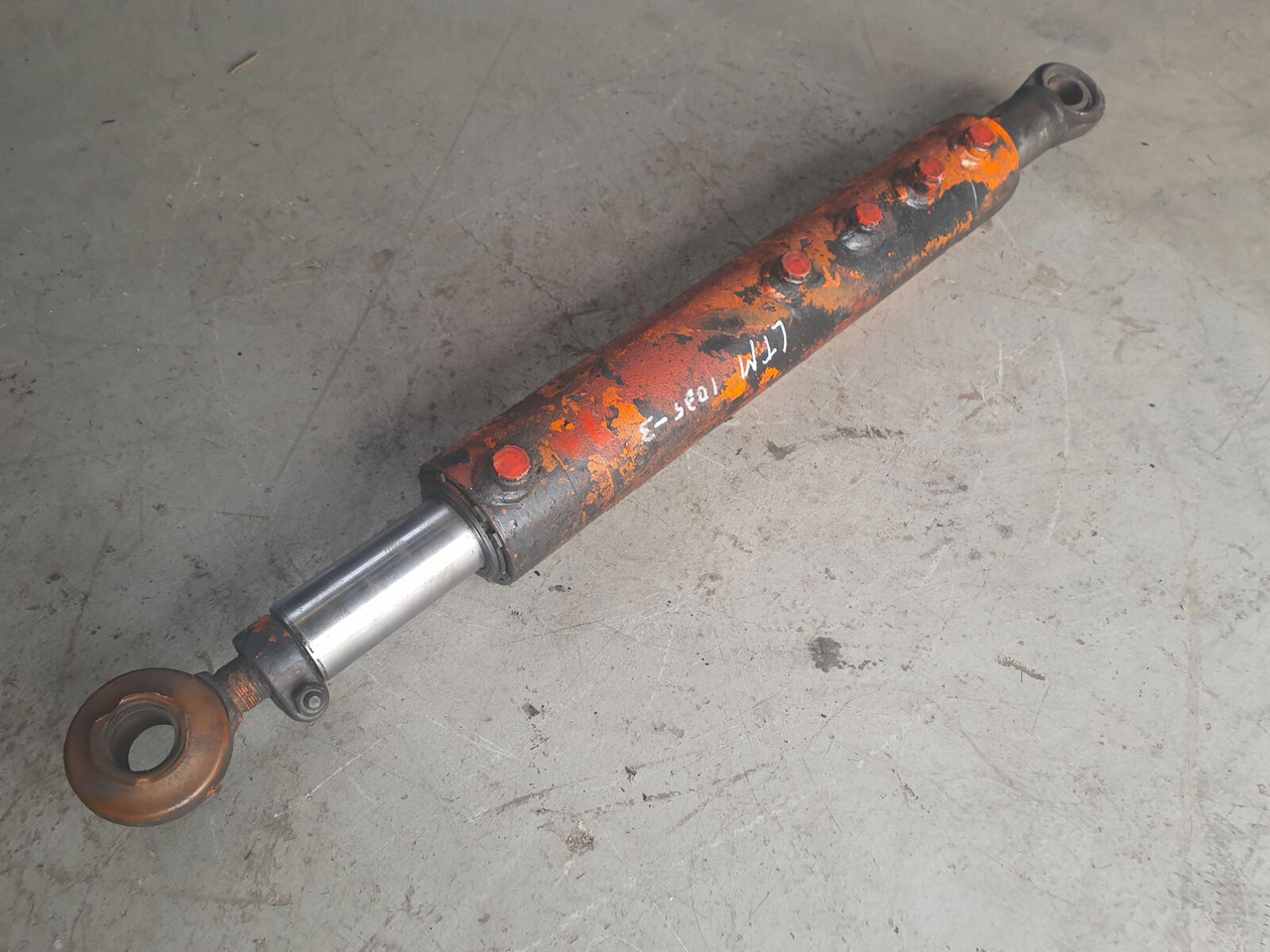 Liebherr LTM 1035 LTM 1025 steering locking cylinder - Cilindro hidráulico para Autogrúa: foto 2 Liebherr LTM 1035 LTM 1025 steering locking cylinder - Cilindro hidráulico para Autogrúa: foto 2