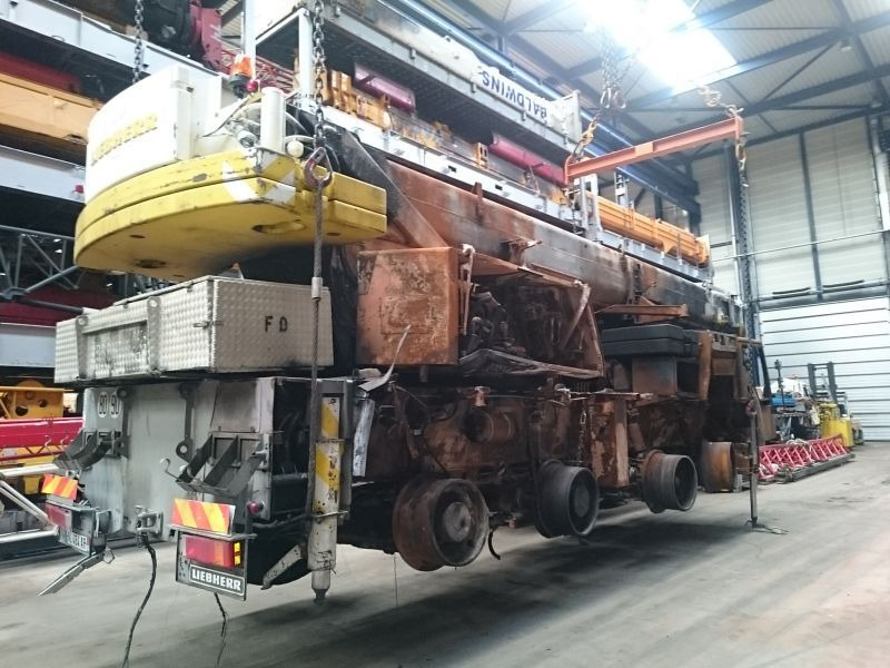Liebherr LTM 1060-2 for parts - Autogrúa: foto 1 Liebherr LTM 1060-2 for parts - Autogrúa: foto 1