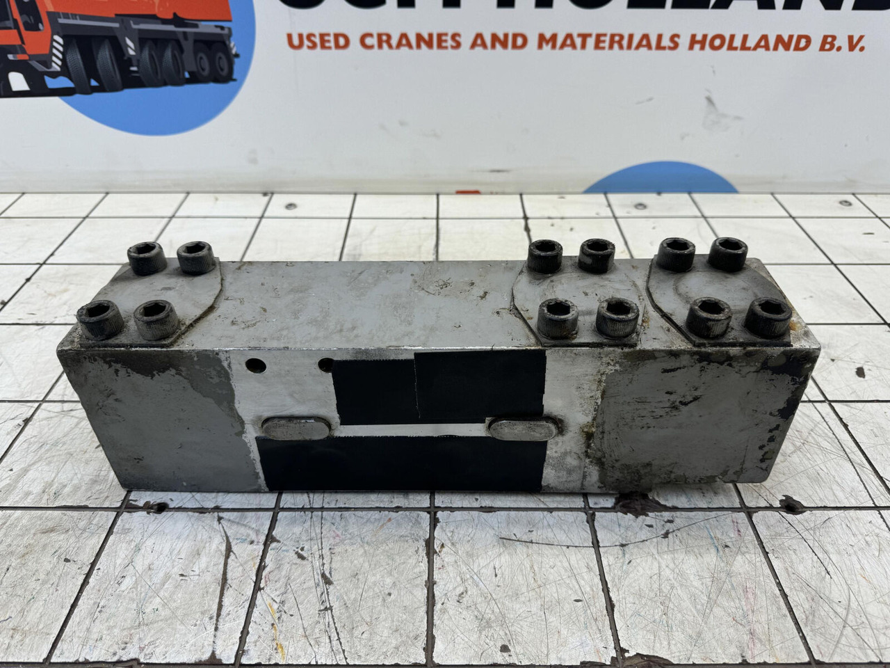 Liebherr LTM 1080/1 telescopic cylinder connection block - Hidráulica para Autogrúa: foto 2 Liebherr LTM 1080/1 telescopic cylinder connection block - Hidráulica para Autogrúa: foto 2