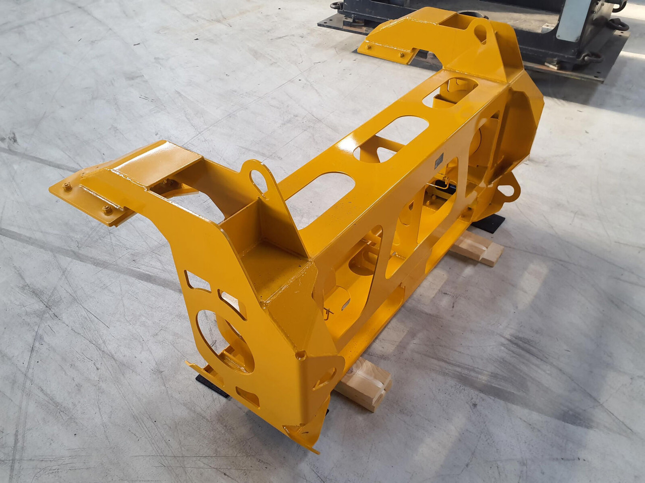 Liebherr LTM 1750-9.1 Luffing cylinder lifting device front - Carrocería y exterior para Autogrúa: foto 2 Liebherr LTM 1750-9.1 Luffing cylinder lifting device front - Carrocería y exterior para Autogrúa: foto 2